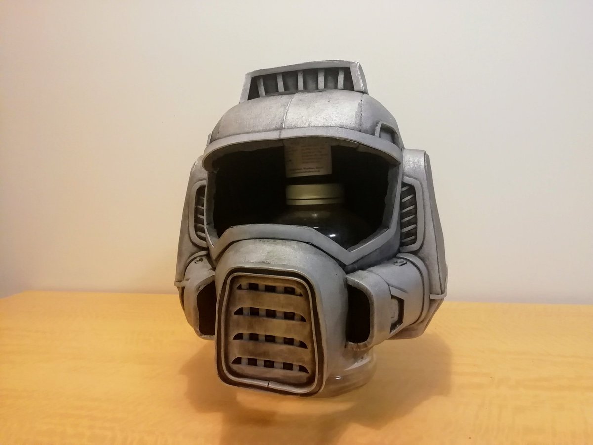 Joseph38456086's tweet photo. Doomguy helmet finished doot doot
100% foam

#doom #doometernal #doomcosplay
#doomguy #doomslayer #cosplay #helmet #spacemarines #evafoam #foamsmith #cosplayhelmet #craft #halloweencostume https://t.co/cQUj7OiNY1