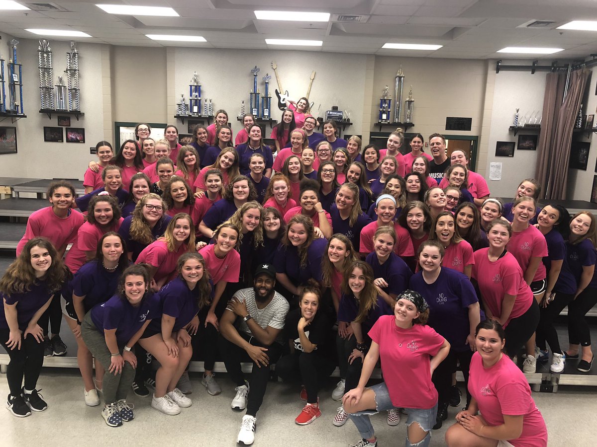 NHSNewDimension's tweet photo. working hard for the money 🤑 #NDivas https://t.co/T9aC9yfSbE