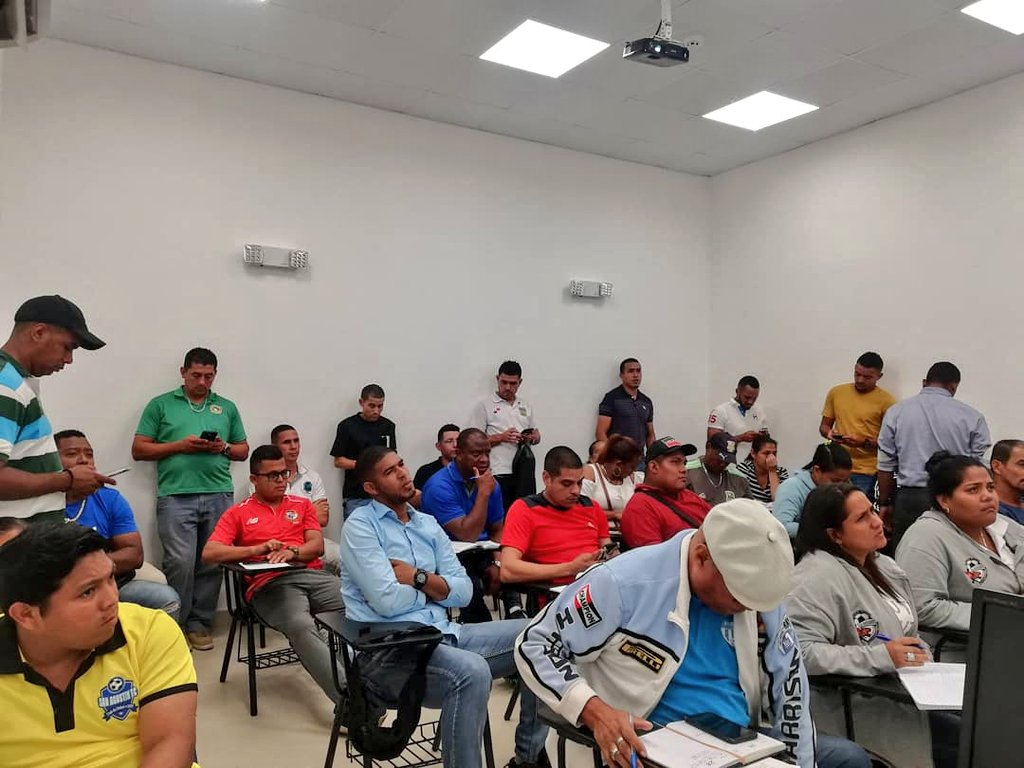 PromesasdelO's tweet photo. En la noche de hoy se llevó a cabo en las instalaciones de la Universidad del Istmo (@udelistmo) Sede Anclas Mall la capacitación sobre "Derechos de Formación" dictado por @ManuelDiazBul y @AFUTPA. https://t.co/98grOaaalx