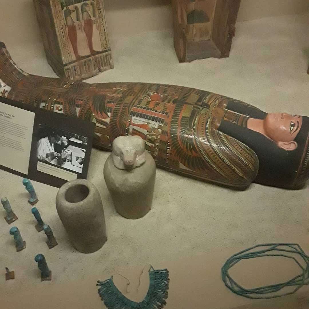 Charringauh6's tweet photo. #mummy #fieldmuseum #insideegypt https://t.co/kMiLRbqns0