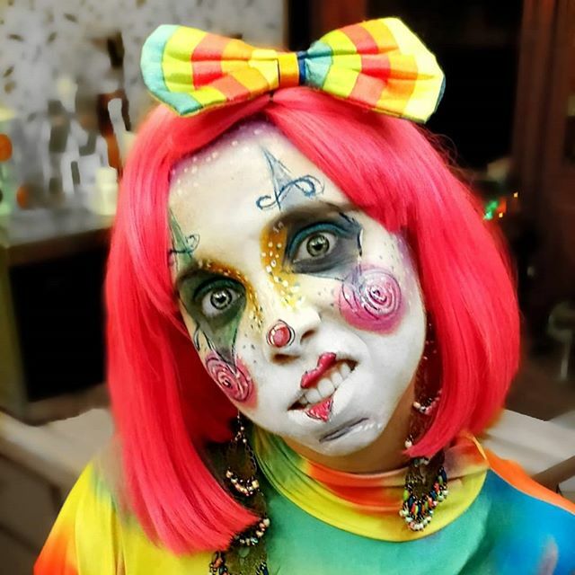 DizzyDoodleFP's tweet photo. Clown makeup #halloween #privateappointment #spoopy #halloweenmakeup #halloweenfacepaint #halloweencostume #booknow #staycreepy #browardfacepainter #facepainting #facepaint #facepainter #inspiredby @pompberry https://t.co/LkJok3oipR https://t.co/Dk7B1pVhTS