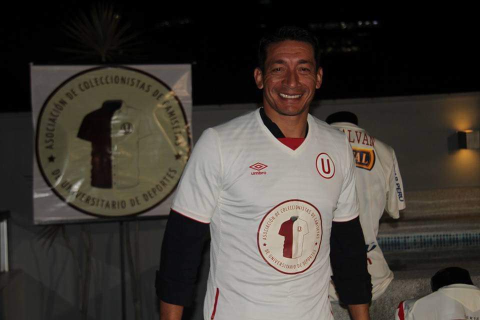 camiseta universitario 2009