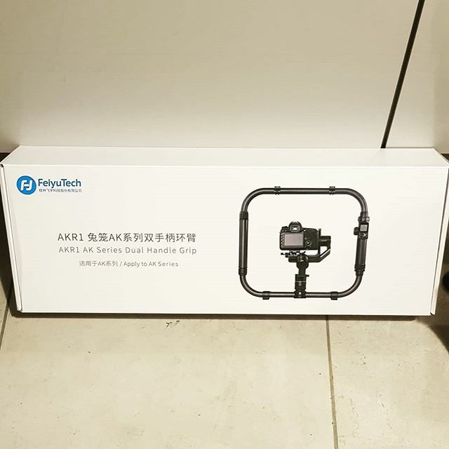 Oooo look what arived today looking forward to trying this out off to deliver the wonderful @gemskie93 USB tomorrow 
#videography #videographer #cinematography #feiyutech #photography #weddingday #weddingphotography #weddingvideography #weddingcinematogr… ift.tt/2MWpy0S
