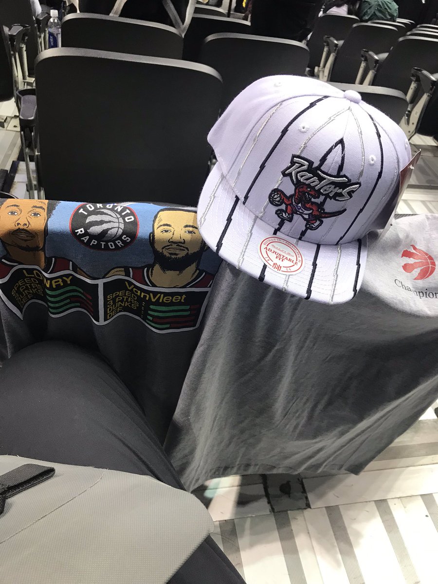 Kidsdoc1Rick's tweet photo. Season starts for me! Crowds. Tons of swag. Champions!
#WeTheNorth
@Raptors
#2and5 https://t.co/IzQVyqjtVt
