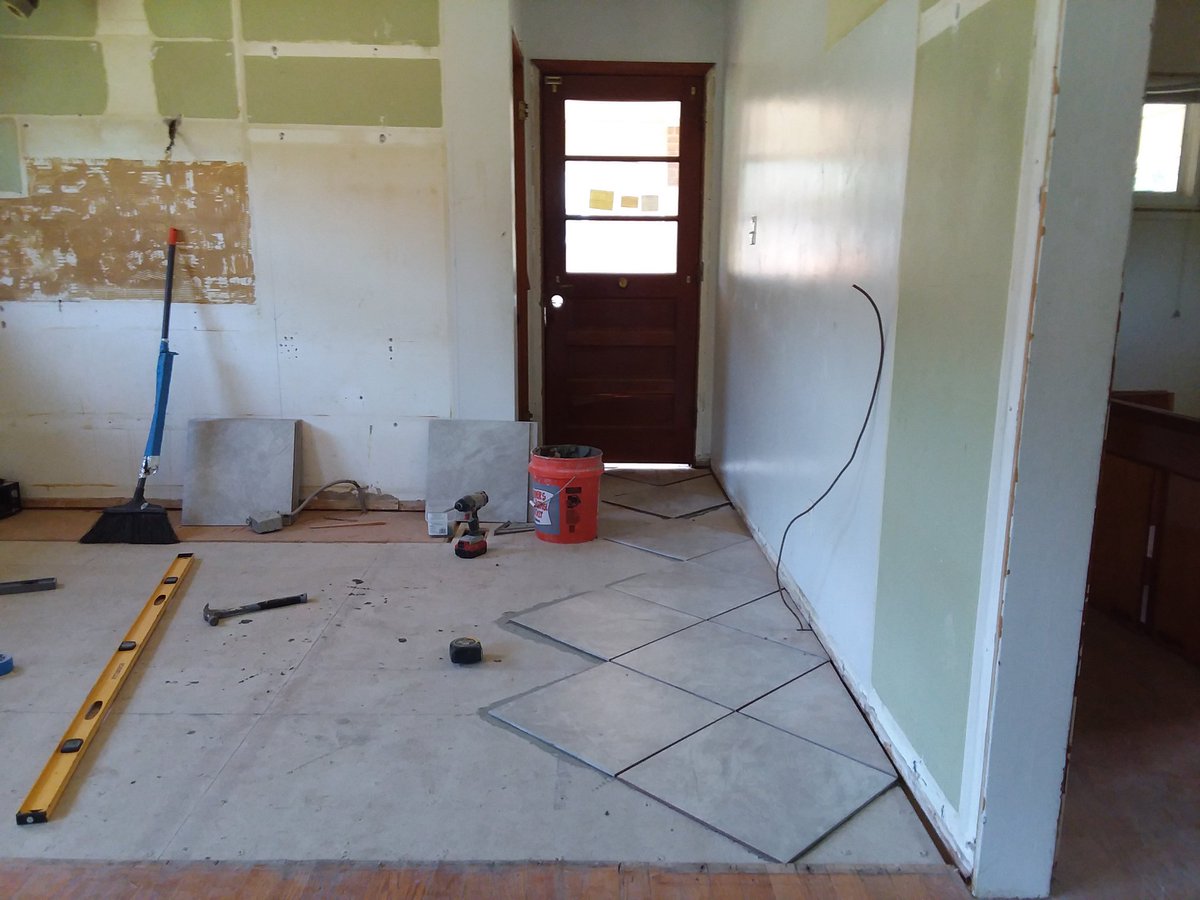RealtorOne3's tweet photo. @RealtorOne3  Tile laying in this flip it turned out amazing! @AskTOH @ThisOldHouse @HGTVMagPromo @CityMalibu https://t.co/FLTyTsA2hS