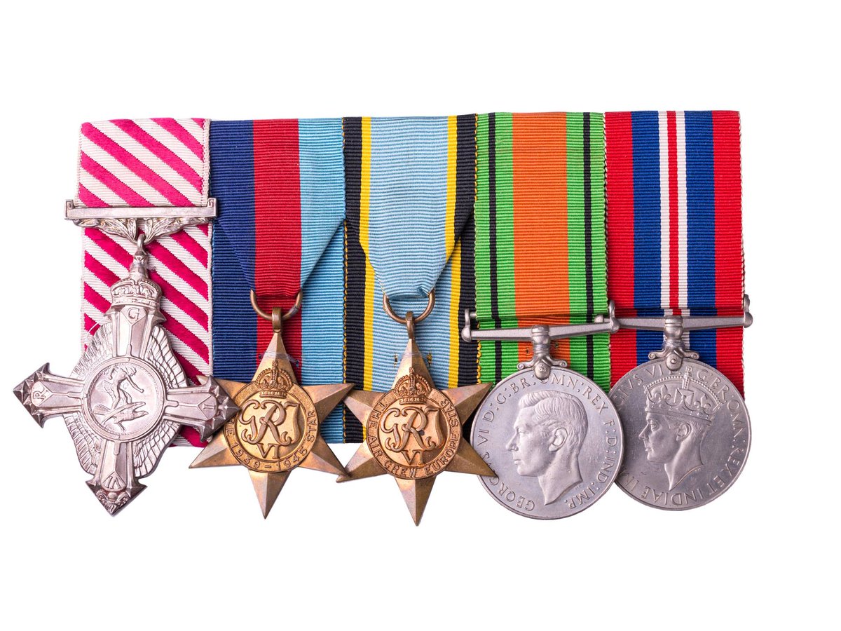thatchamarmy's tweet photo. #RemembranceDay is only 3 weeks away, and our #medals mounting service still has a couple of slots available. If you want to wear them with pride, get in touch: https://t.co/rNExVb9BJJ https://t.co/CHlciP2V5p