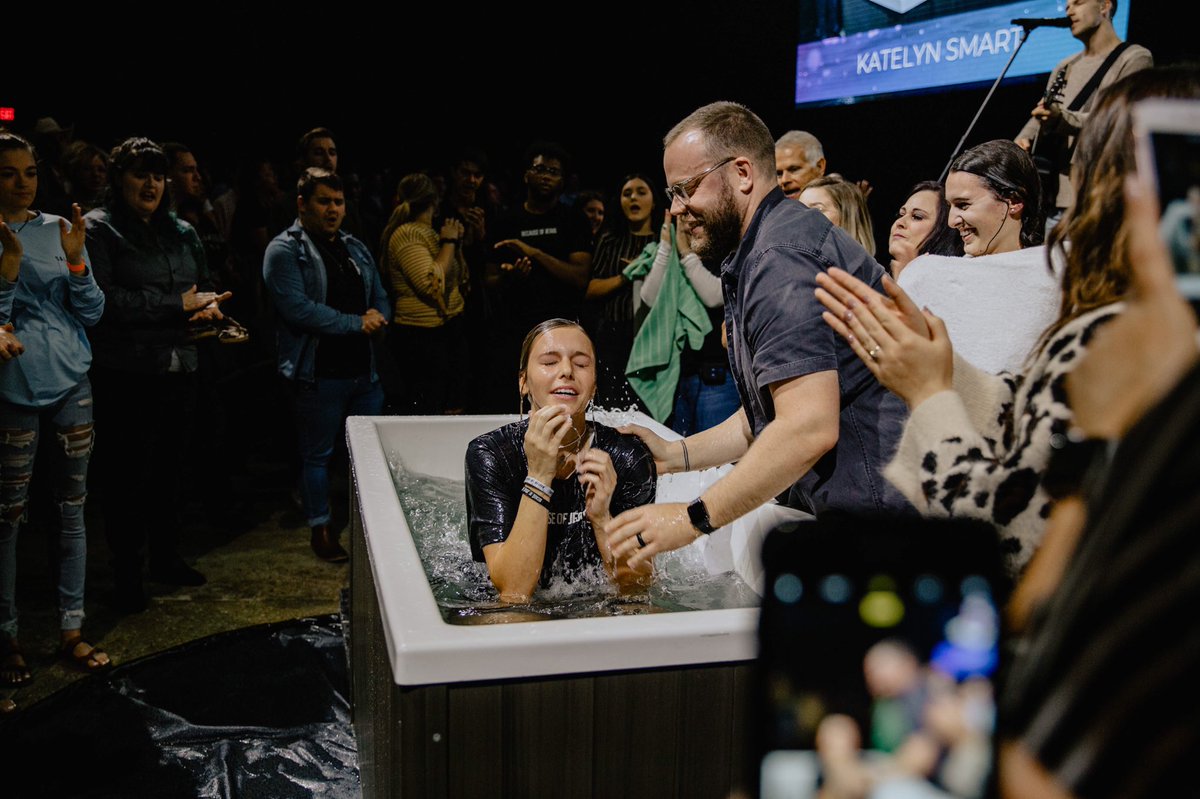 kbelle_2's tweet photo. Getting baptized was the best decision I ever made🖤 {Romans 1:16} https://t.co/Zh6ReWrIQQ