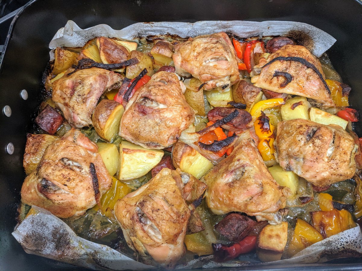 rl_TwoD's tweet photo. @foodwishes chicken sausage peppers and potatoes #winteriscoming #dinner https://t.co/cubJlp5F4p