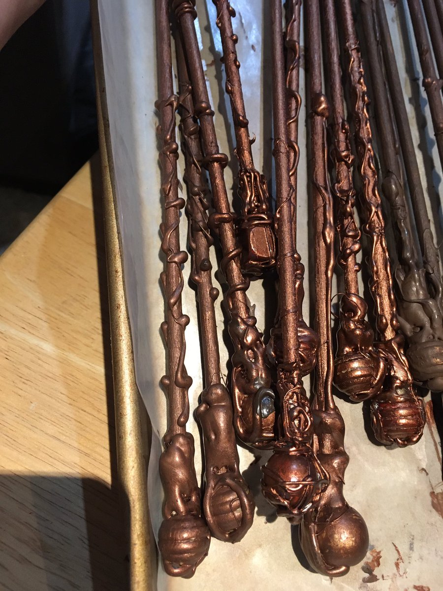 CDNSpacegal's tweet photo. Pretty proud of my Harry Potter wands and how they turned out, not bad for my first try at them . Kids are going to love using them when we do Halloween Harry Potter Science day on Thursday! I’m soooooo excited , and such a geek lol @LetsTalkScience @jk_rowling https://t.co/U8eP21GiRJ