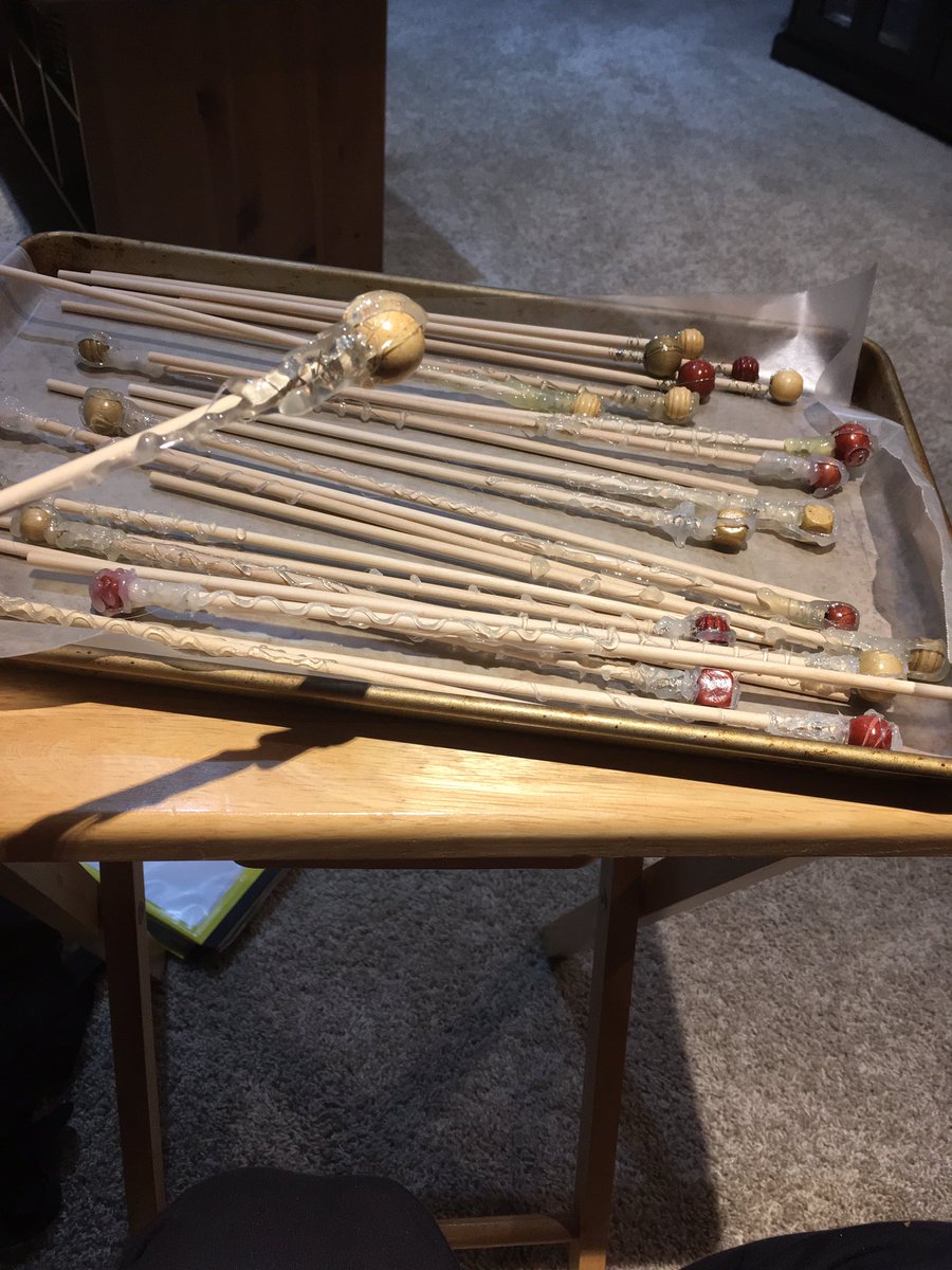 CDNSpacegal's tweet photo. Pretty proud of my Harry Potter wands and how they turned out, not bad for my first try at them . Kids are going to love using them when we do Halloween Harry Potter Science day on Thursday! I’m soooooo excited , and such a geek lol @LetsTalkScience @jk_rowling https://t.co/U8eP21GiRJ