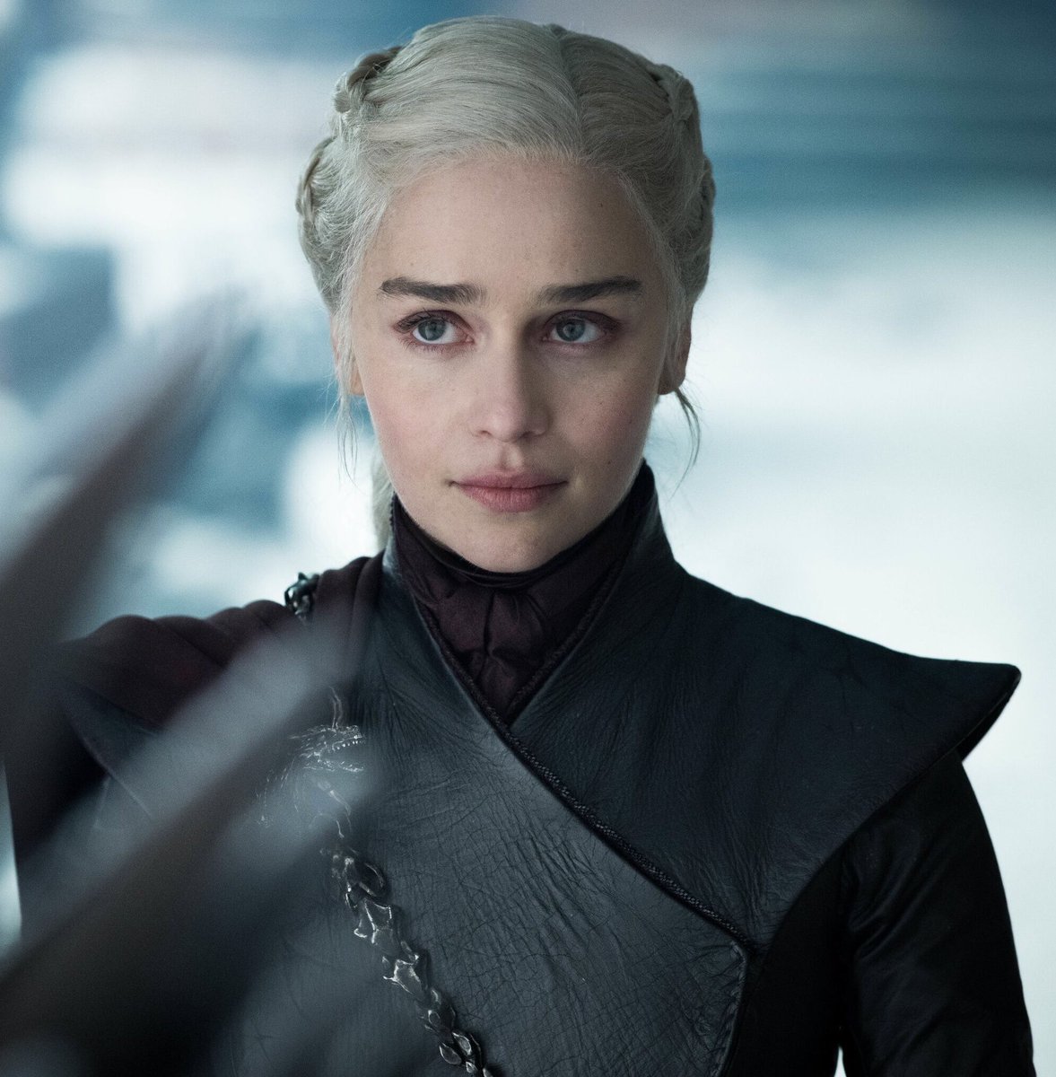 bestcharacterw's tweet photo. RT for Daenerys, LIKE for Sansa https://t.co/To4TmPamZJ