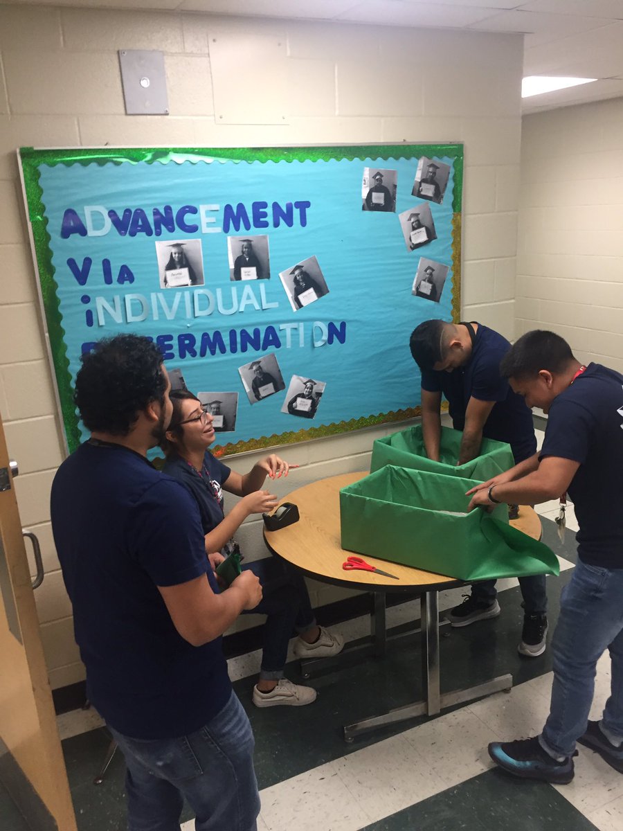 Last week to #wrap up cut green beans collection at @NISDRoss. @JimenezDinner #GreenBeans  #RebelsWithACause #AfterSchoolClub #SiSePuede