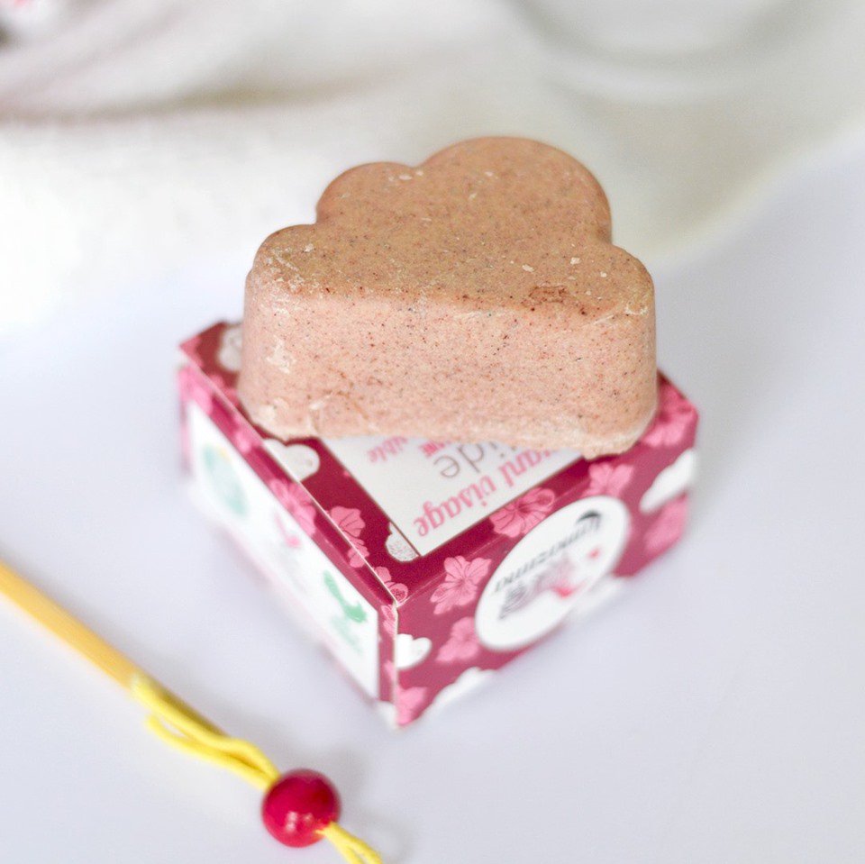 On vous présente le nettoyant visage solide @lamazunafr adapté à votre type de peau 💆‍♀️ Cette semaine, on peut vous le livrer jusqu'à jeudi soir inclus 🚚 Nous serons fermés vendredi 1er novembre pour reprendre des forces 💪swll.to/poKVp #Lamazuna #ZeroDechet #Nantes