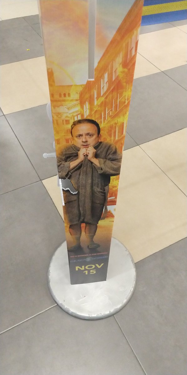Nuexesito's tweet photo. @laloespana  #Cinepolis  #PlayadelCarmen https://t.co/qwpKEIiANk