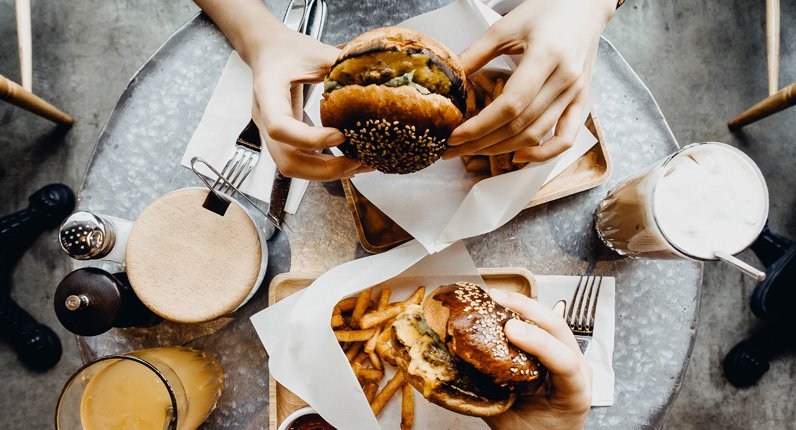 NetSuite's tweet image. 🌎 Start local, go global! That’s what @DaringFoods, the #UK plant-based food company, did with NetSuite! Find out how a dare between two friends to go “plant-powered” led to its creation: oracl.info/LNly50wVME8 #SuiteConnectUK