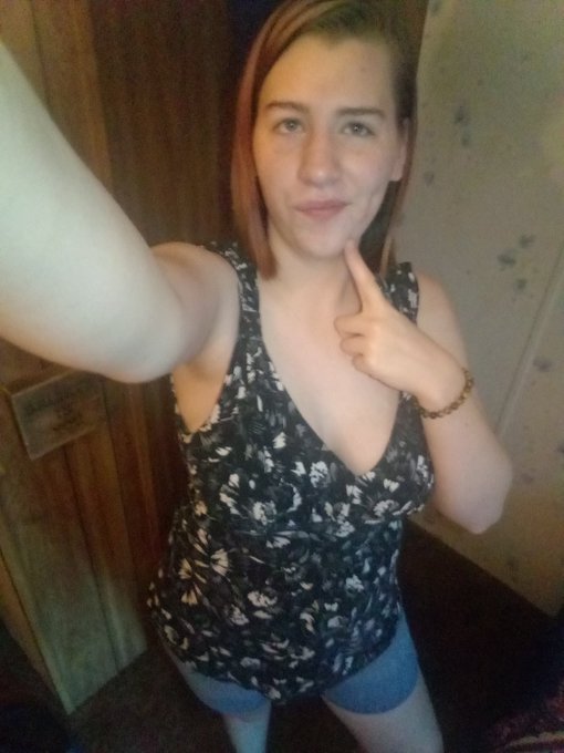 What's cuter ponytail or hair down? https://t.co/dDhIG7FcqO