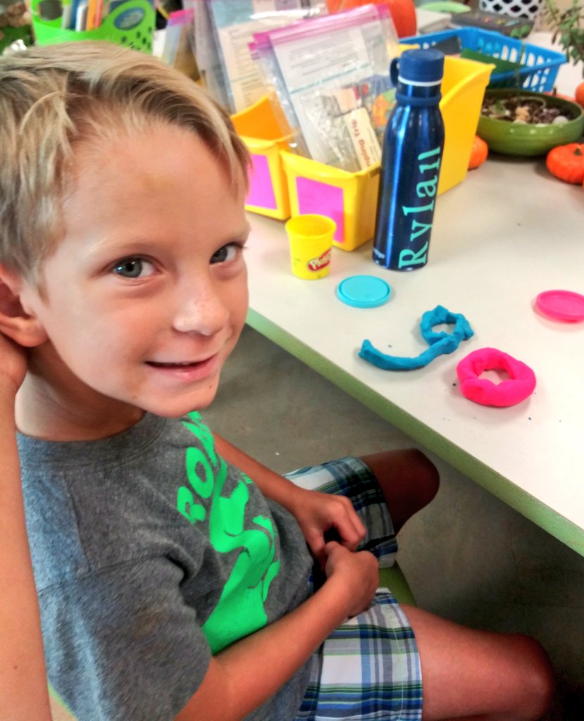 lwaterfield13's tweet photo. Proud of these playdough wordies! #go #2cars #sforsword and #bforball #sightwords #beginninglettersounds
@lusk_courtney https://t.co/4obr3jpip5