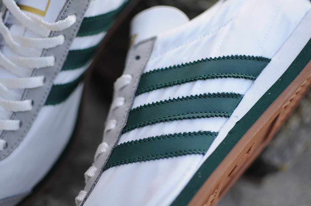 RivendelMadrid's tweet photo. ¡Los 70 estan de vuelta!
@adidasoriginals "Country OG"
Disponibles online!
#zapatillas #trainers #sneakers #footwear #adidas #adidasonly #adiporn #adidascountryog #countryog #football #footballcasuals #casual #casualculture #casuals #adidasmadrid
https://t.co/7HjrOtl7uA https://t.co/KzTyUJJ6XC