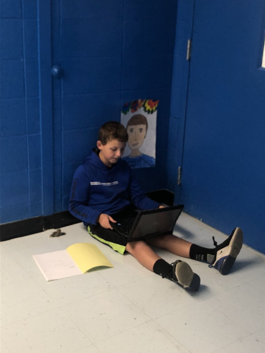 ArtTeacherAC's tweet photo. Flipgrid Video Artist Statements on Self Portraits in 4th and 5th grades✏️ #HREartROCKS #SelfPortraits #ArtistStatements #HREleadersAreWe https://t.co/gMyOoO3Gcx