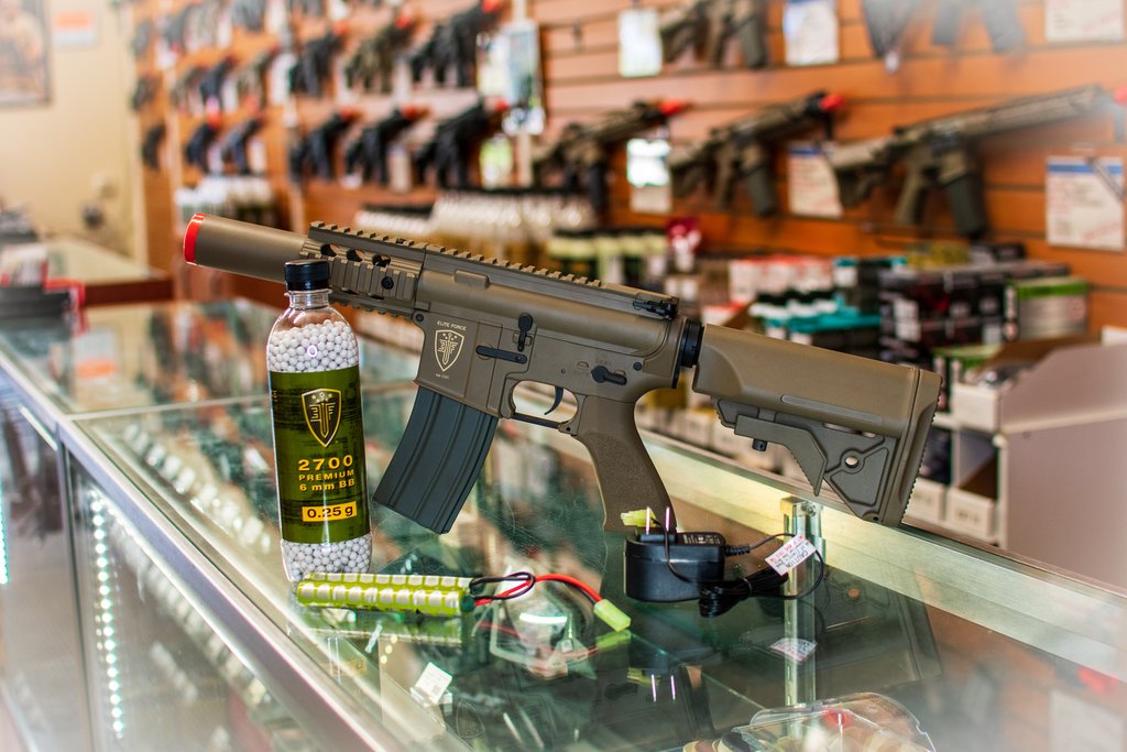 FoxAirsoft's tweet photo. Are you looking to start playing and your local field is CQB? We have @eliteforceairsoft CQC Starter Kits that are perfect for indoor play and it comes with the essentials to get you out there and playing.
https://t.co/hIcWFHTb8H
#foxairsoft #beginnerairsoft #airsoft https://t.co/amEEXIqoDy