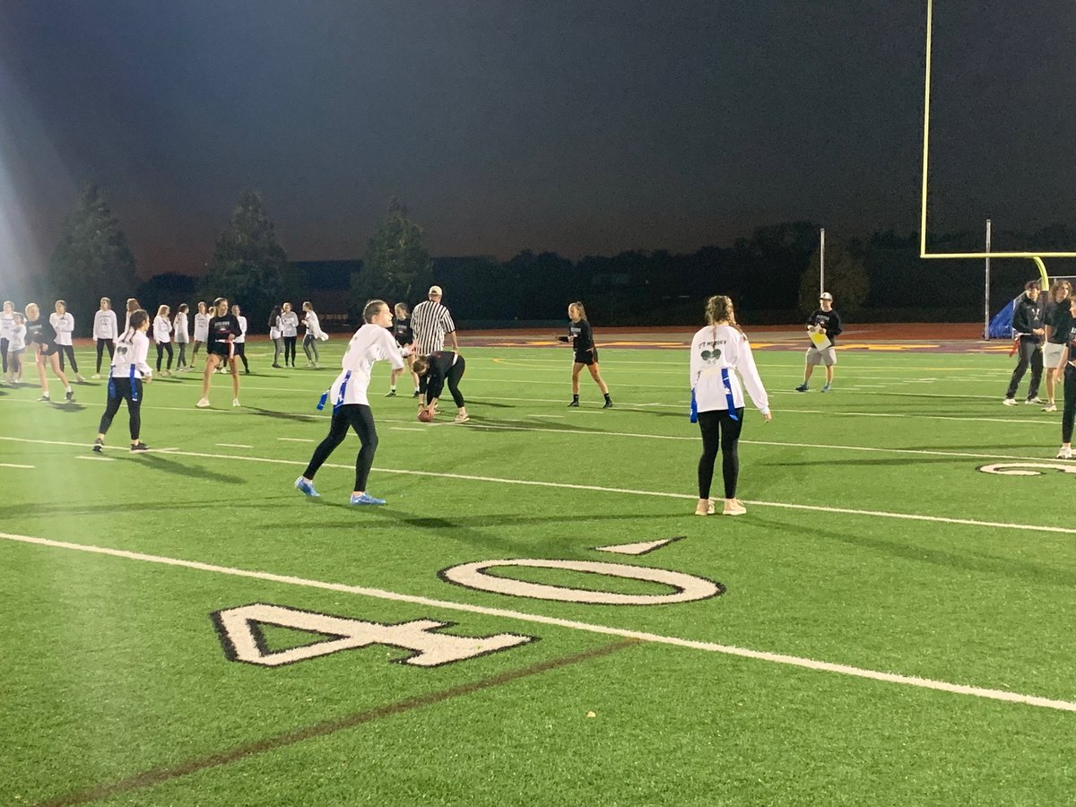 CameyEberhard's tweet photo. Seniors WIN! Seniors WIN!! Seniors WIN! #Traditions #PowderPuff #Memories #2ptconversion @THSSpartan @TurpinSpartans https://t.co/G3VIigGSyR