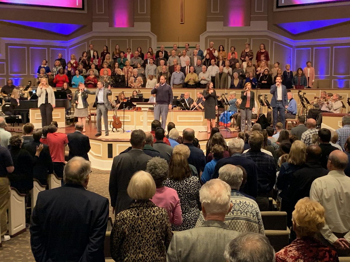 AngelaCSwain's tweet photo. When I was younger & would visit a church, there were times I would be called upon last minute to play or sing.
But never, until Sunday, had I ever experienced a Worship Pastor calling up a friend to the platform DURING a song to help lead.
Hilarious & sweet!
#OnlyBill https://t.co/SFWK0oZ8np