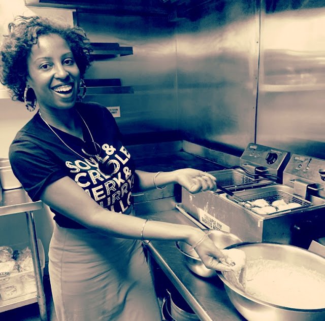 WilsonsGuide's tweet image. Learn how to cook Nigerian food at @ekokitchensf&apos;s  “DIY Nigerian Dinner Party Vibes” @Airbnb Experience in San Fran! bit.ly/wgeko