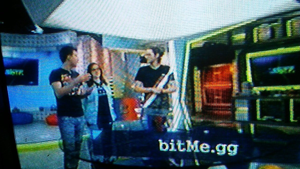 JohanHD_'s tweet photo. @tvbitme #wtf  @RixBG @Dany_Kino @JulianHuergo Saludos desde VENEZUELA llegó del trabajo y pendiente de sus programas sigan creciendo https://t.co/2TvOcIj7b2