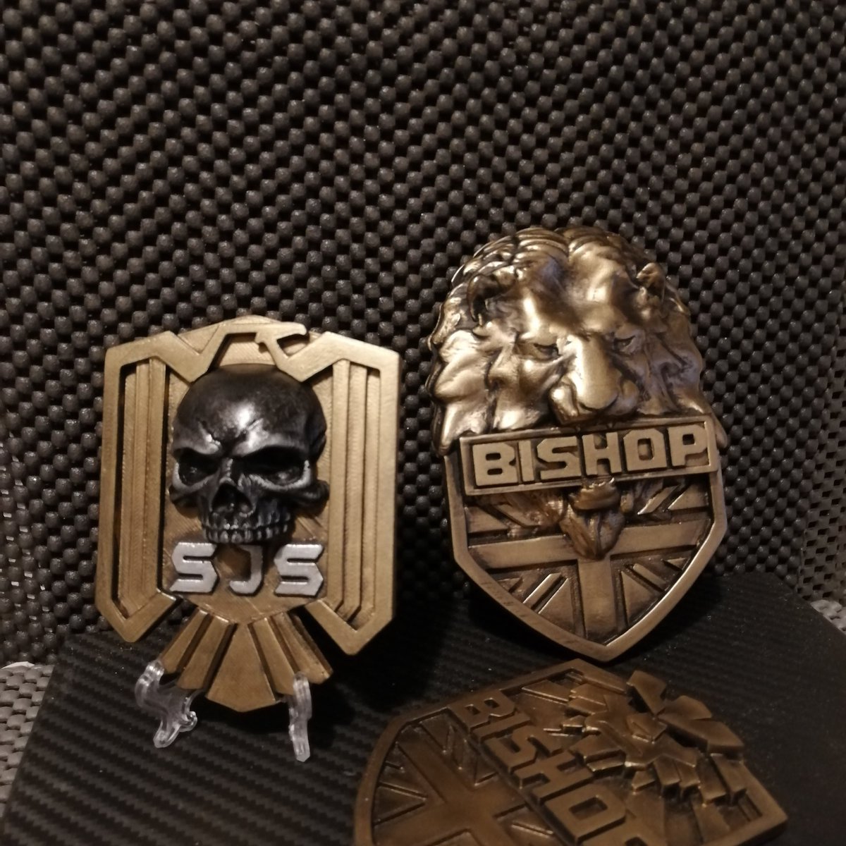 david_minford's tweet photo. Tonights project's.
All resin cast.
#dredd #insta2000ad #scifi#2000ad #britishcomics #judgedreddcosplay #judgedredd #propmaking #props #judge #2000ad https://t.co/JzErfEhE9A