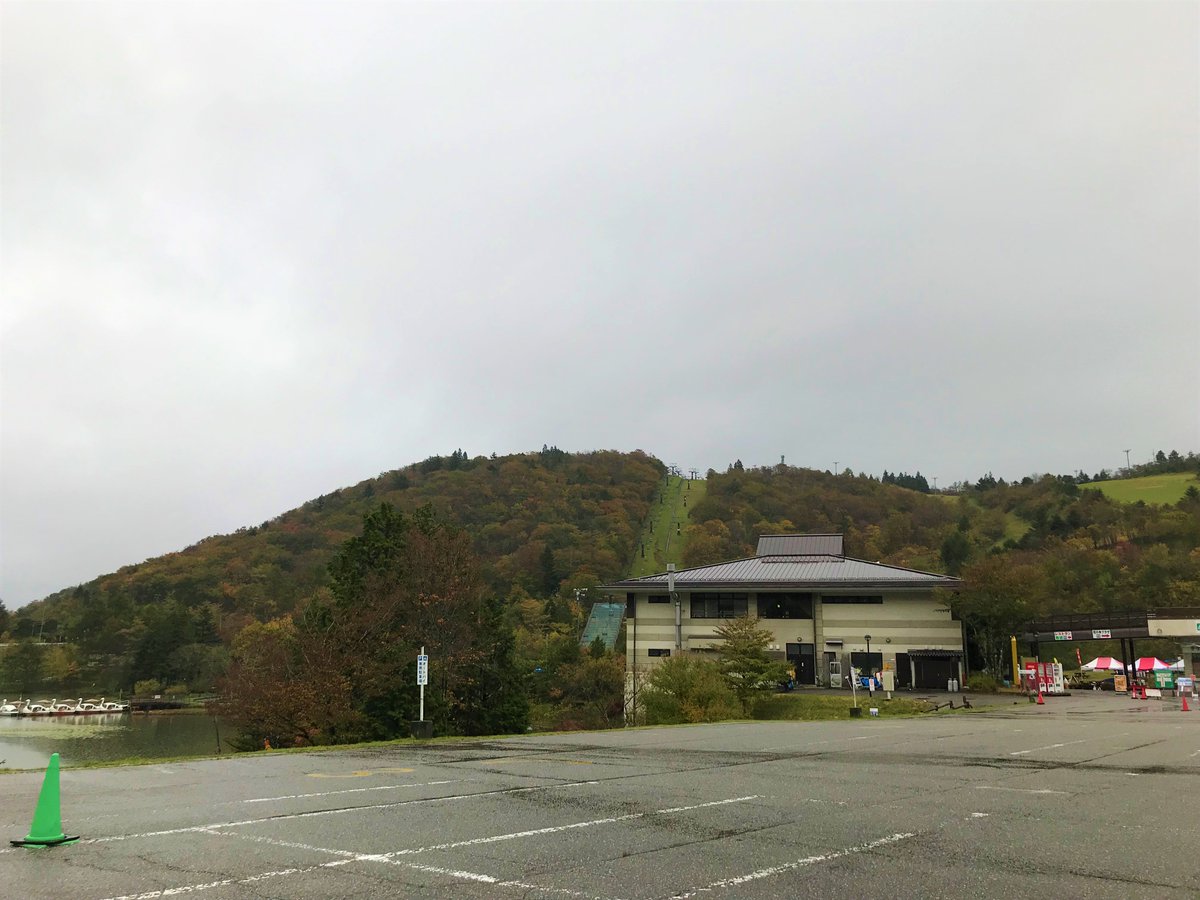 茶臼山高原 茶臼山高原の紅葉状況です 今年は紅葉が遅れており 11月中旬まで楽しめそうです また 高原道路は11月中旬が見頃となります