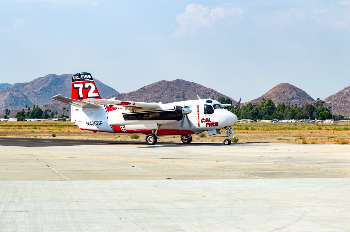 traineyjr's tweet image. Watching fires in CA, and reminds me of when I watched CalFire in action. While in LA for #SpotLAX2019,  a few of us rode down to the Hemet Ryan Air Attack Base to watch CalFire Air Ops on the Tenaja Fire.  It was quite a tuned operation.
#avgeek #airattack