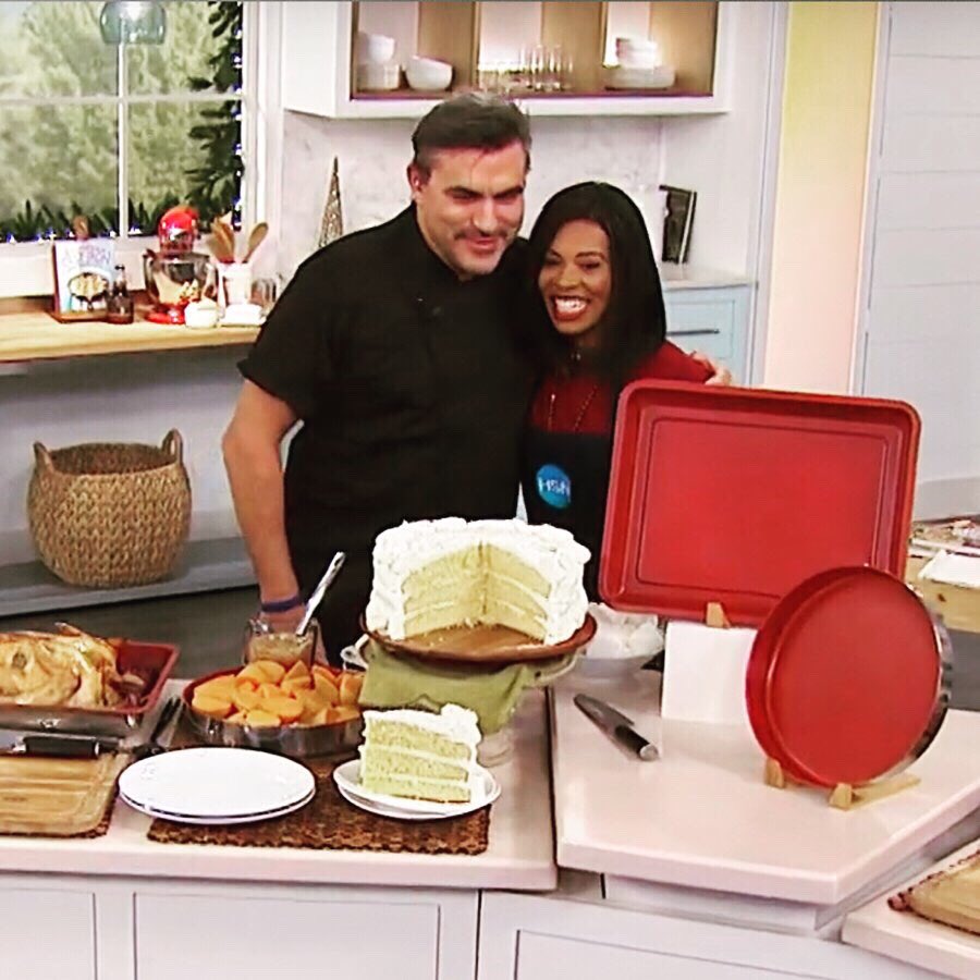 I had such a great time debuting my new #nonstick #lavatechnology #bakeset @hsn over the weekend! Use code 186161 for 20% off.  Check it out  hsn.com/products/todd-… #homeshoppingnetwork #toddenglish #nonstickcookware #bakeware  #onlineshopping #couponcode #hsn #onlineshopping