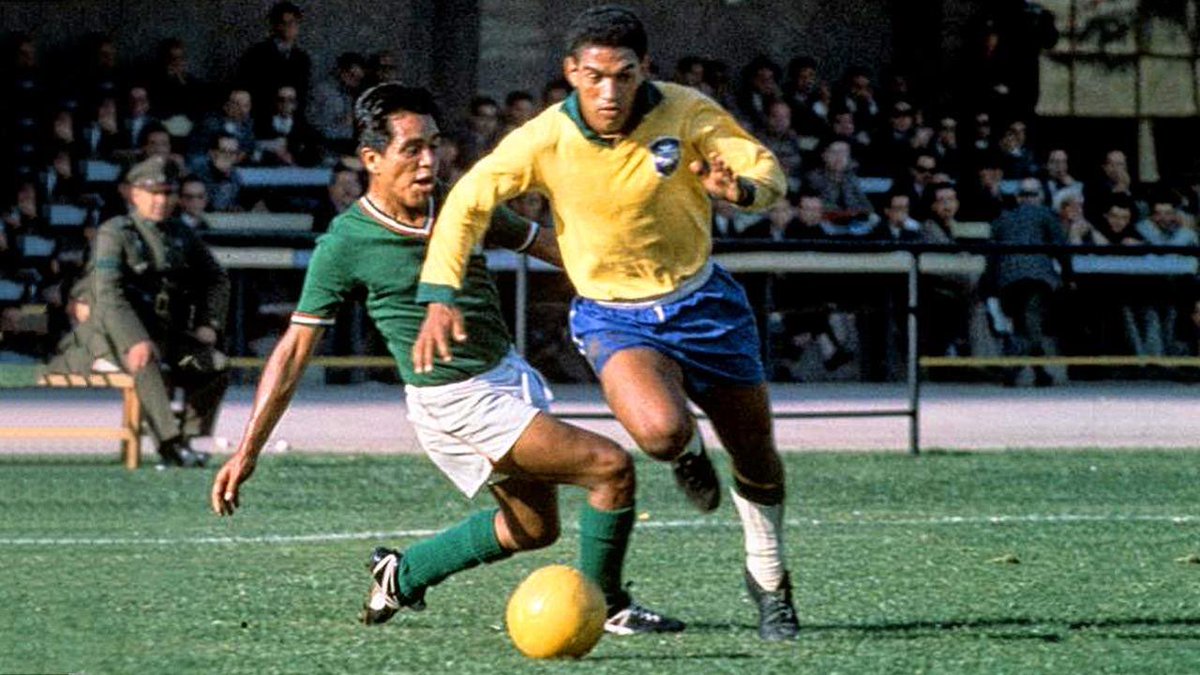 futtmais's tweet photo. "Que campeonato mixuruca, não tem nem segundo turno" 

- Garrincha, após vencer a Copa do Mundo de 1962. https://t.co/8sK7sHnzhE