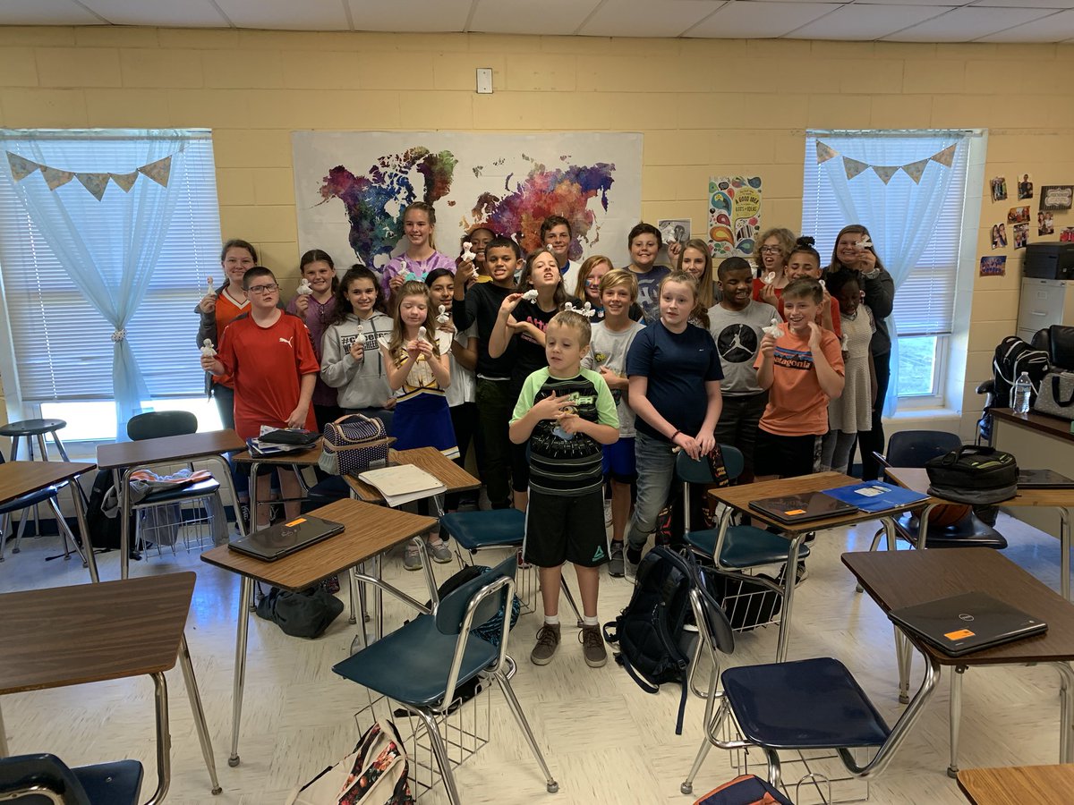 Ms_Dunnagan's tweet photo. First 7th Grade Unified Buddy Club get together today! We are excited for this group ❤️ https://t.co/ZFx2CeG5hn