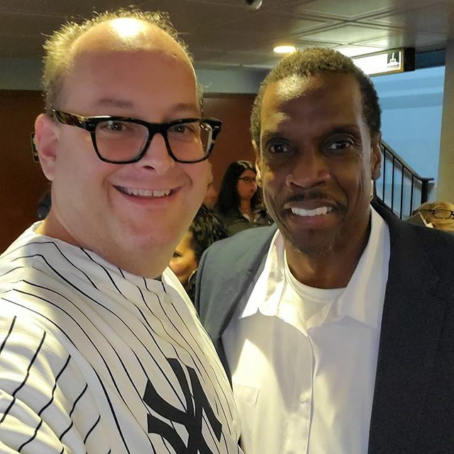 BigFatJoeyShow's tweet image. What a special treat at the @theargyletheatre after @raynegronyanks life story adaptive play:
BATBOY-A YANKEE MIRACLE.
3X World Series Champion 
Dwight &apos;Doc&apos; Gooden was in the house...
Super nice guy!!!
.
.
.
.
.
#theminkisme #thebigfatjoeyshow #nyyankee… ift.tt/2NjpVRT