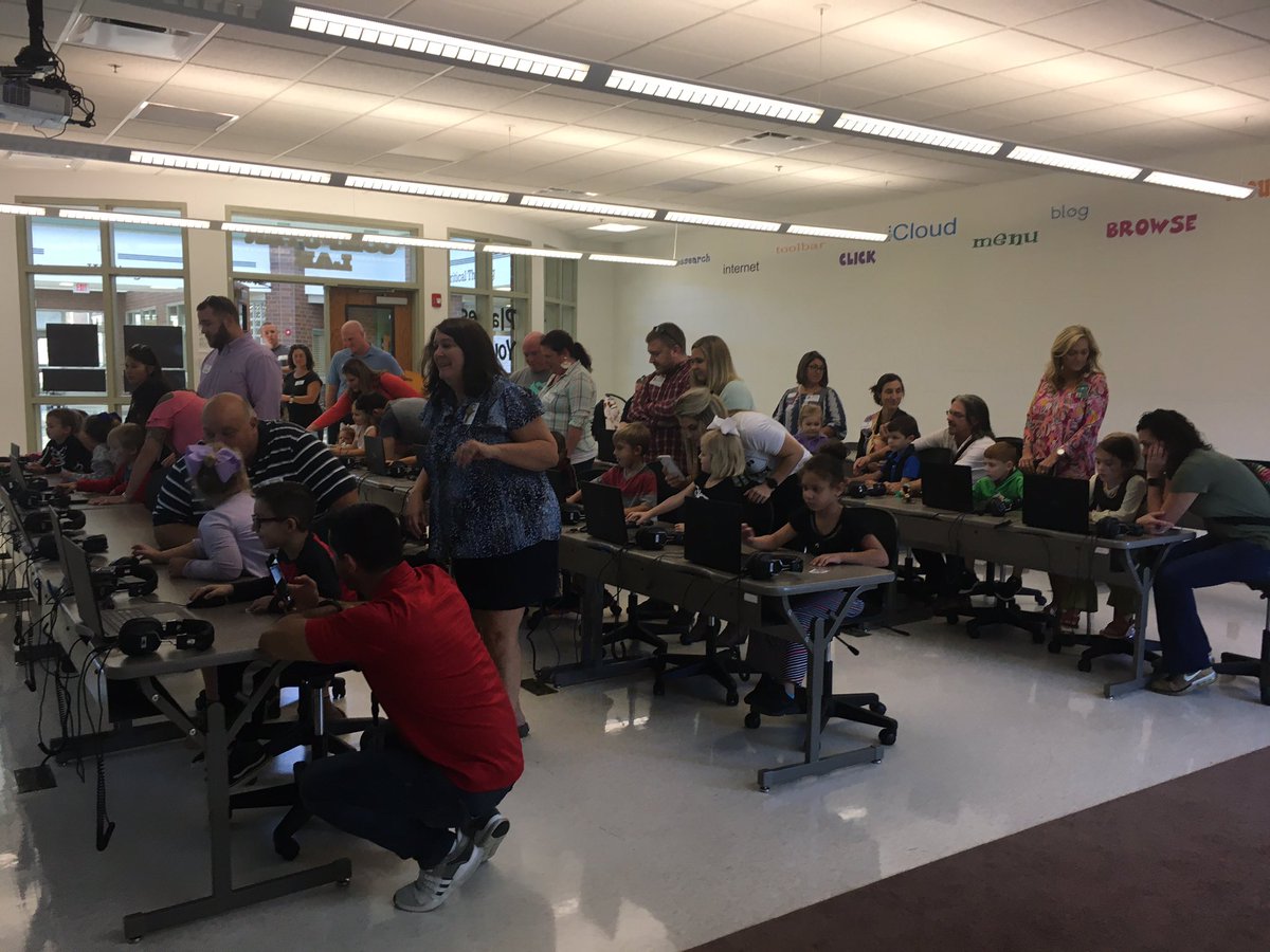 cwjackson404's tweet image. It was a great day of #codetothefuture with #kinderRanger s at #oneRCE today