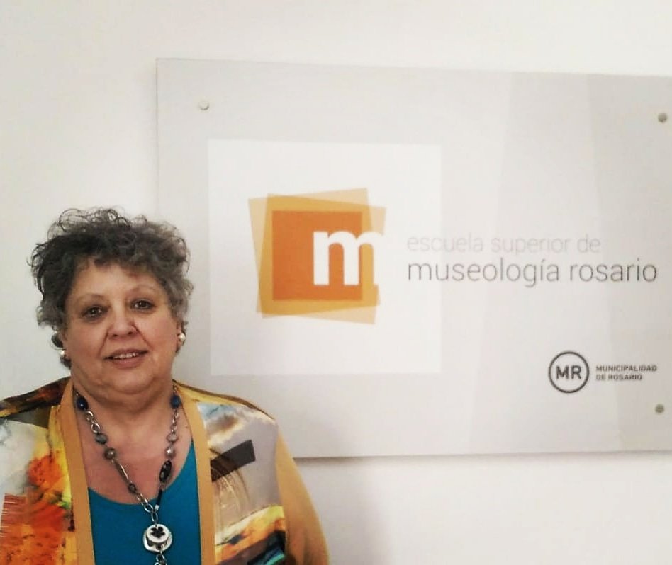 EscMuseologia's tweet photo. 🎉¡Felicitamos oficialmente a nuestra nueva directora, Mercedes Murúa!
✨Estamos segurxs q su compromiso con la #Escuelademuseologia, lxs docentes y sus alumnxs hará q nuestra institución siga siendo una referencia indiscutida para #Rosario y para la comunidad museológica 😊🎉 https://t.co/K4v4vhQaIC