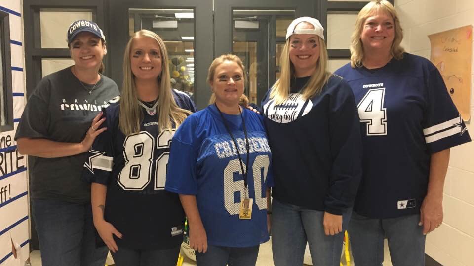 4thRawson's tweet photo. Football 🏈 throw at Fall Fest! @NolaKWilson @OfficialCISD https://t.co/ar2mdAVAAq