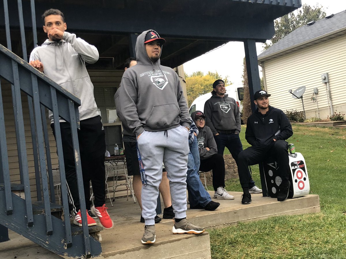 cmueaglesBSB's tweet photo. We had a great time celebrating another successful fall season with our annual team cookout! Special thanks to Coach Breland and his family for the great hospitality. https://t.co/qzf8THVFeE