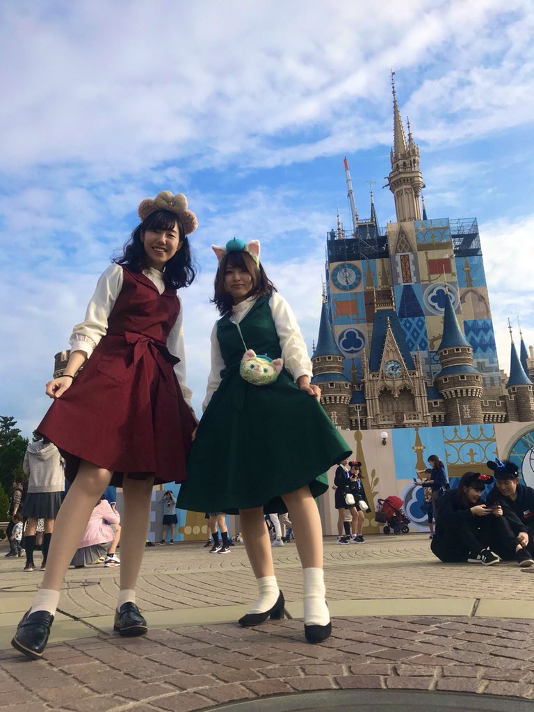 paadetaa's tweet photo. 毎年恒例 #ハロウィン #ディズニー #スペースマウンテン #大丈夫 #連�� #ミニー ちゃんの圧倒的女子力 https://t.co/GRIKcjrUFp