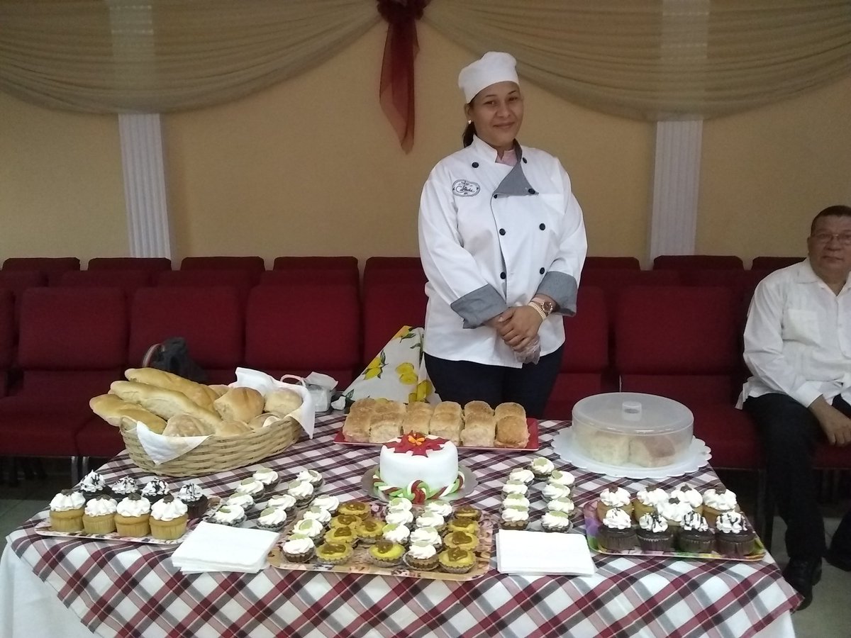 forma_inces's tweet photo. #Entérate || 20 personas de la Iglesia Manantial de Vida de Coro se acreditaron oficios de Gastronomía, textil, peluquería y bisutería. Formación Profesional sale a darle respuesta a las comunidades @WuikelmanAngelP @Incesocialista @INCESFALCON  @vclarkb @darwinkrat @INCESFALCON https://t.co/IGKCu56PnH
