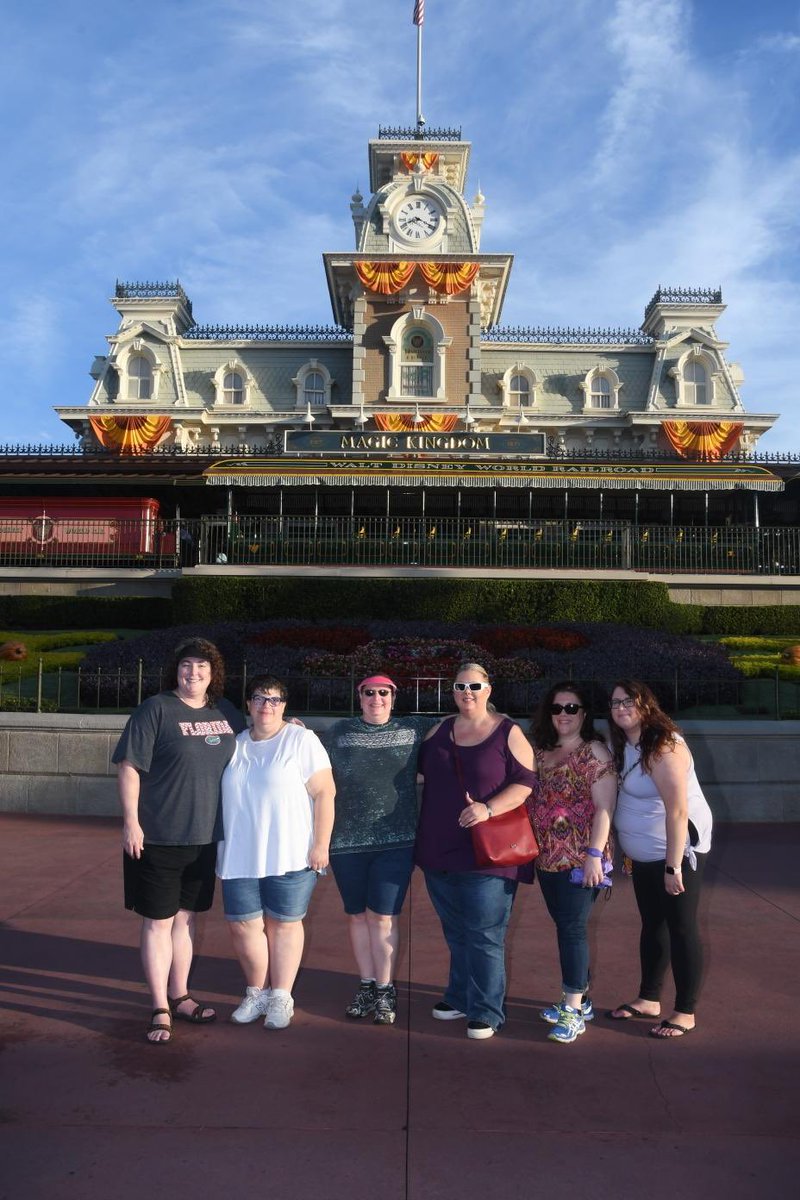 nicholsevansfan's tweet image. 1 diverted flight,1 big storm, 1 missed day, 1 flooded hotel,1 broken &amp;amp;almost lost luggage,2 swollen ankles, 3 blisters, some hellish humidity, a little thunder and rain- yet NOTHING ruined my awesome weekend at #wdw with some ofmy #sandktwittergroup sistahs! Miss you already ❤️