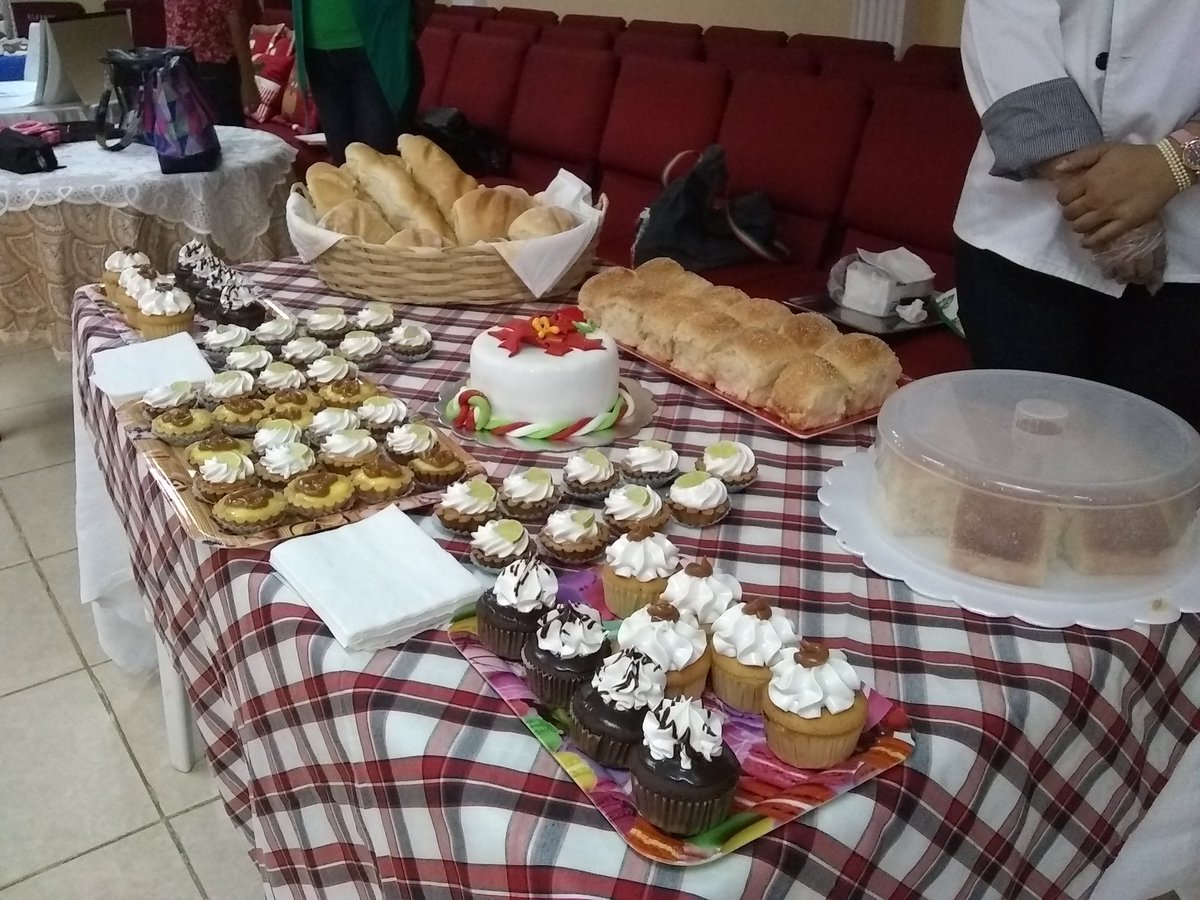forma_inces's tweet photo. #SomosIncesFalcon a través de  formación profesional se trasladó a la iglesia Manantial de Vida de Coro para acreditar a más de 20 Personas en diferentes Saberes Empíricos Productivos. @WuikelmanAngelP @NicolasMaduro @vclarkb @darwinkrat @Incesocialista @INCESFALCON @ogledar https://t.co/wGVafvz9JH