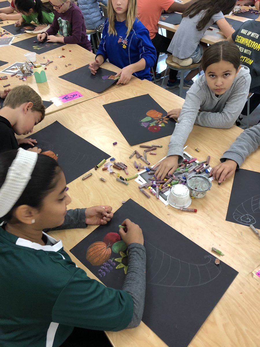 GretchenProcto3's tweet image. Fifth grade working on fall Cornucopias! We love oil pastel blending.
