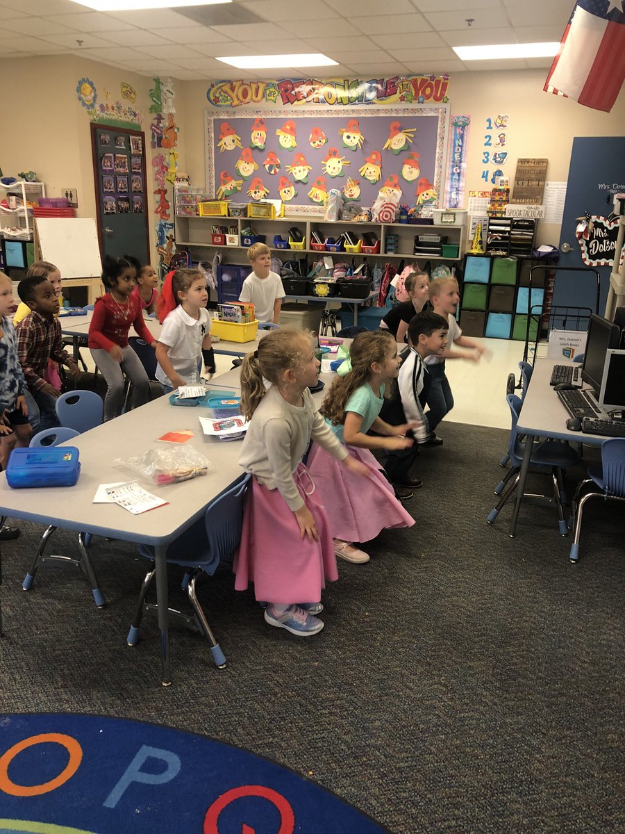 mrsjdotson's tweet photo. These kids had a fun time celebrating the 50th day of school and learning the hand jive 😎😎 @PowellCISD https://t.co/ZU7pbhld1c