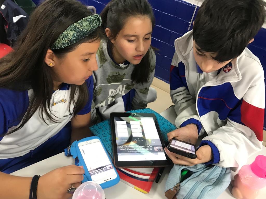 ReimsOficial's tweet photo. Playing and practicing vocabulary words using Quizlet live. #soyreims #primariareims #metodologiasreims #tecnologia @reimsprofes https://t.co/Aj1JDAgAGf