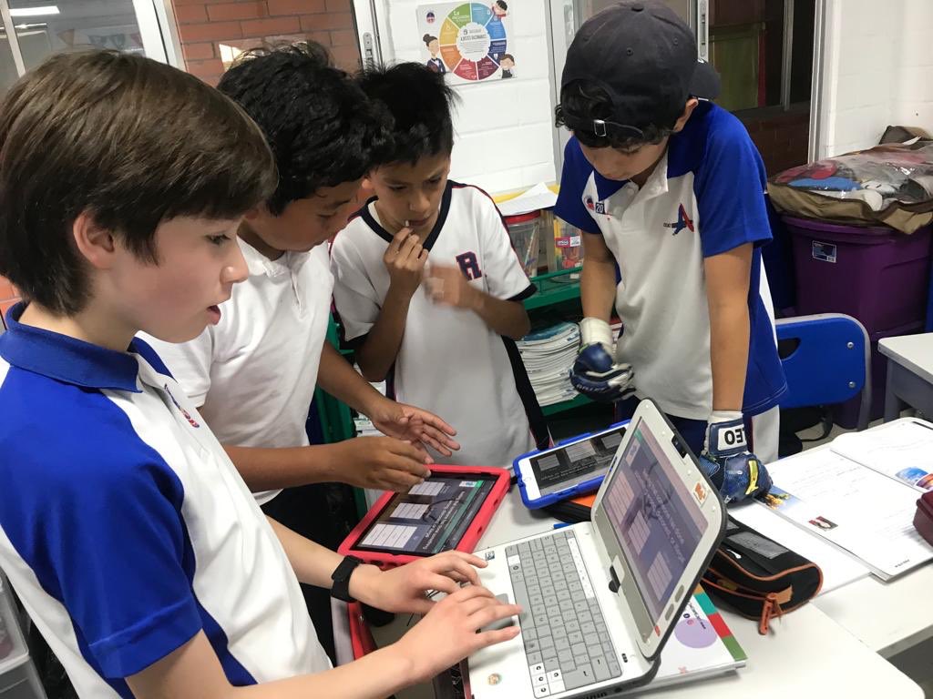 ReimsOficial's tweet photo. Playing and practicing vocabulary words using Quizlet live. #soyreims #primariareims #metodologiasreims #tecnologia @reimsprofes https://t.co/Aj1JDAgAGf
