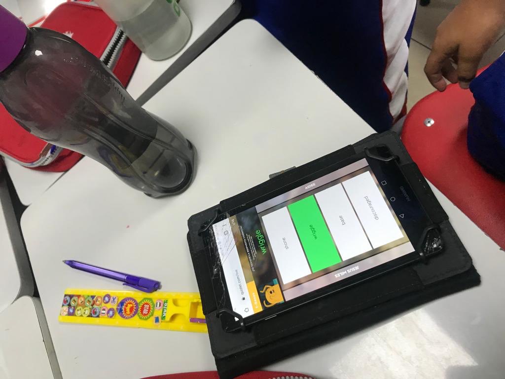 ReimsOficial's tweet photo. Playing and practicing vocabulary words using Quizlet live. #soyreims #primariareims #metodologiasreims #tecnologia @reimsprofes https://t.co/Aj1JDAgAGf