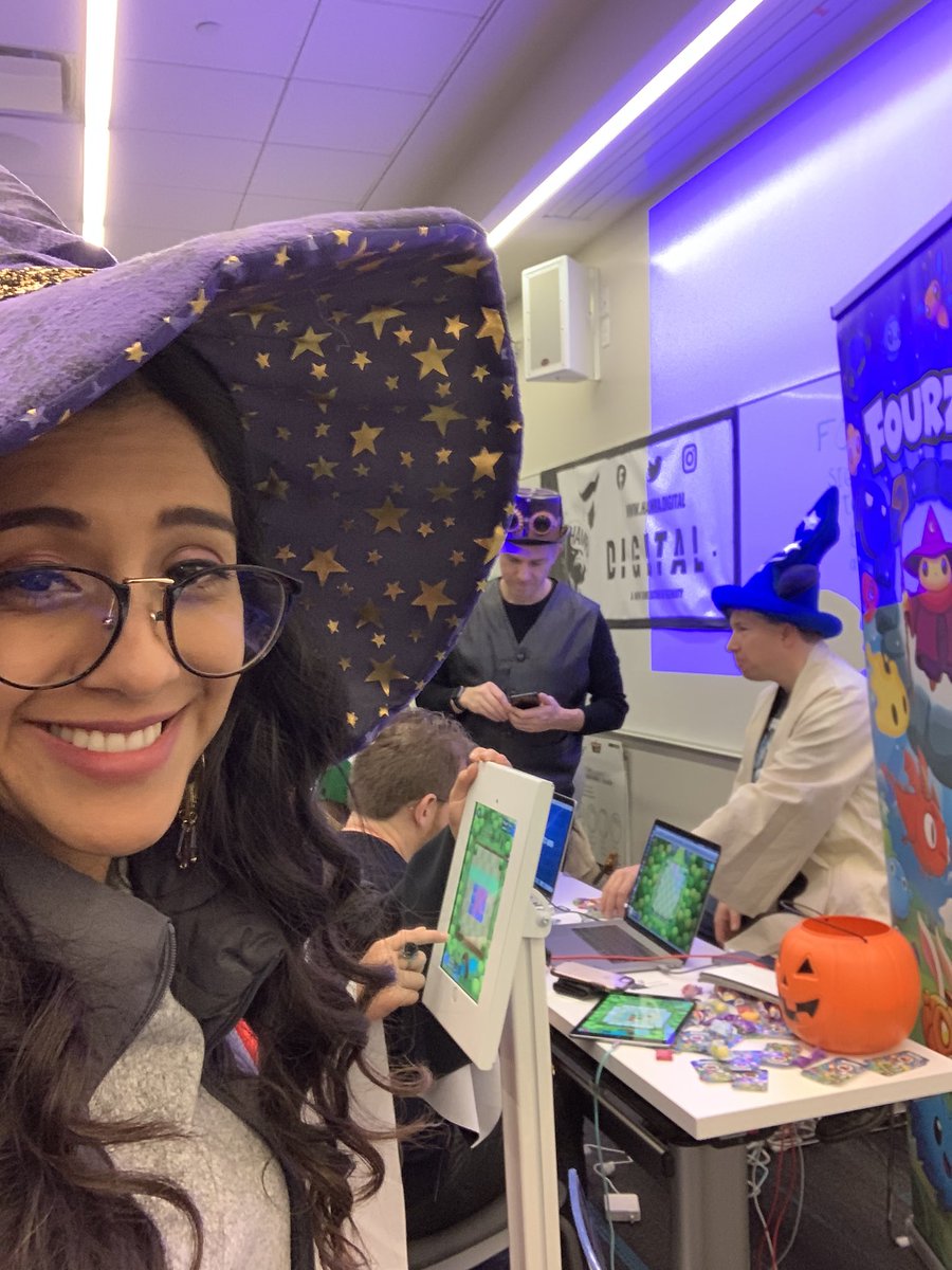 Another successful event in 2019 by <a href="/Playcrafting/">Playcrafting</a> With the coolest crowd and my 🧙‍♂️🧝‍♀️wizard team at <a href="/FourzyGame/">Fourzy ⚡️</a> ✨✨ 
#halloween19 #halloweenexpo #nymakesgames #indiegame
