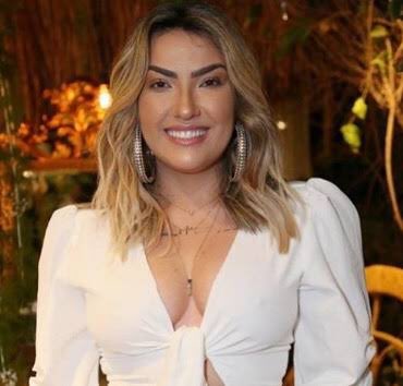 gavasssianna's tweet photo. Agora é uma salva de palmas para a thayse que se manteve plena pq se fosse eu teria mandado TOMAR NO CU TIRIRICA É O CARALHO  #RoçaAFazenda https://t.co/qNTpO9L4ax